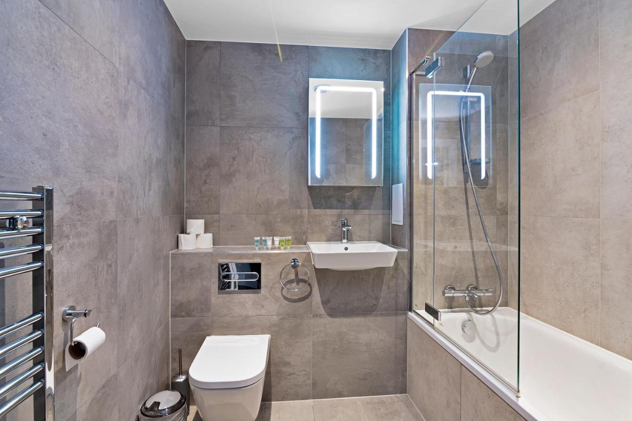 Spacious, Bright & Modern 1 & 2 Bed Apartments At Sligo House - Central Watford Watford  Eksteriør billede