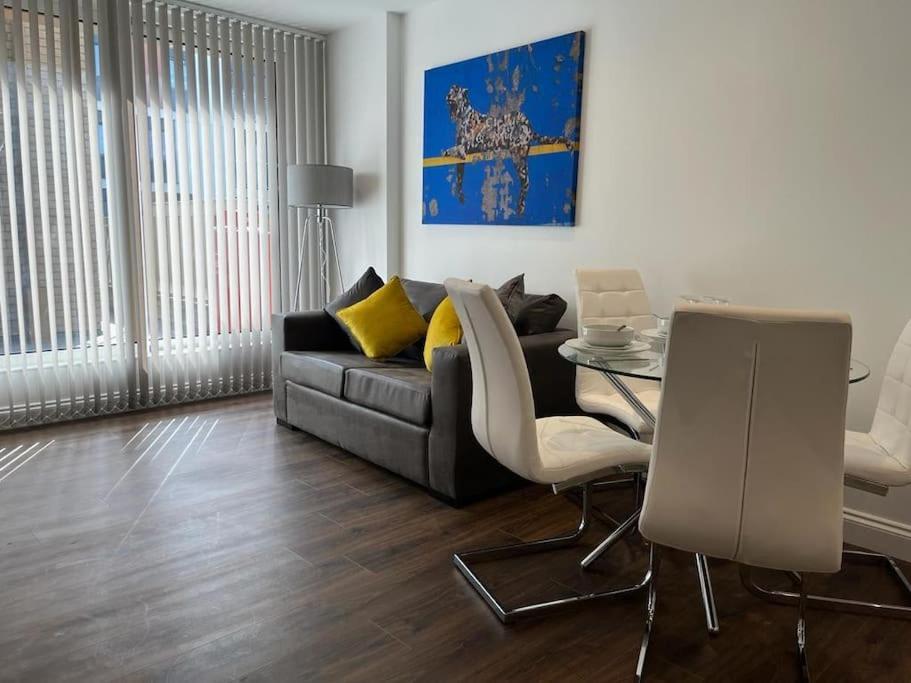 Spacious, Bright & Modern 1 & 2 Bed Apartments At Sligo House - Central Watford Watford  Eksteriør billede